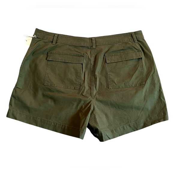 A new day Women’s Shorts - Size 20W - New With Tags - Color: Olive - Picture 2 of 4